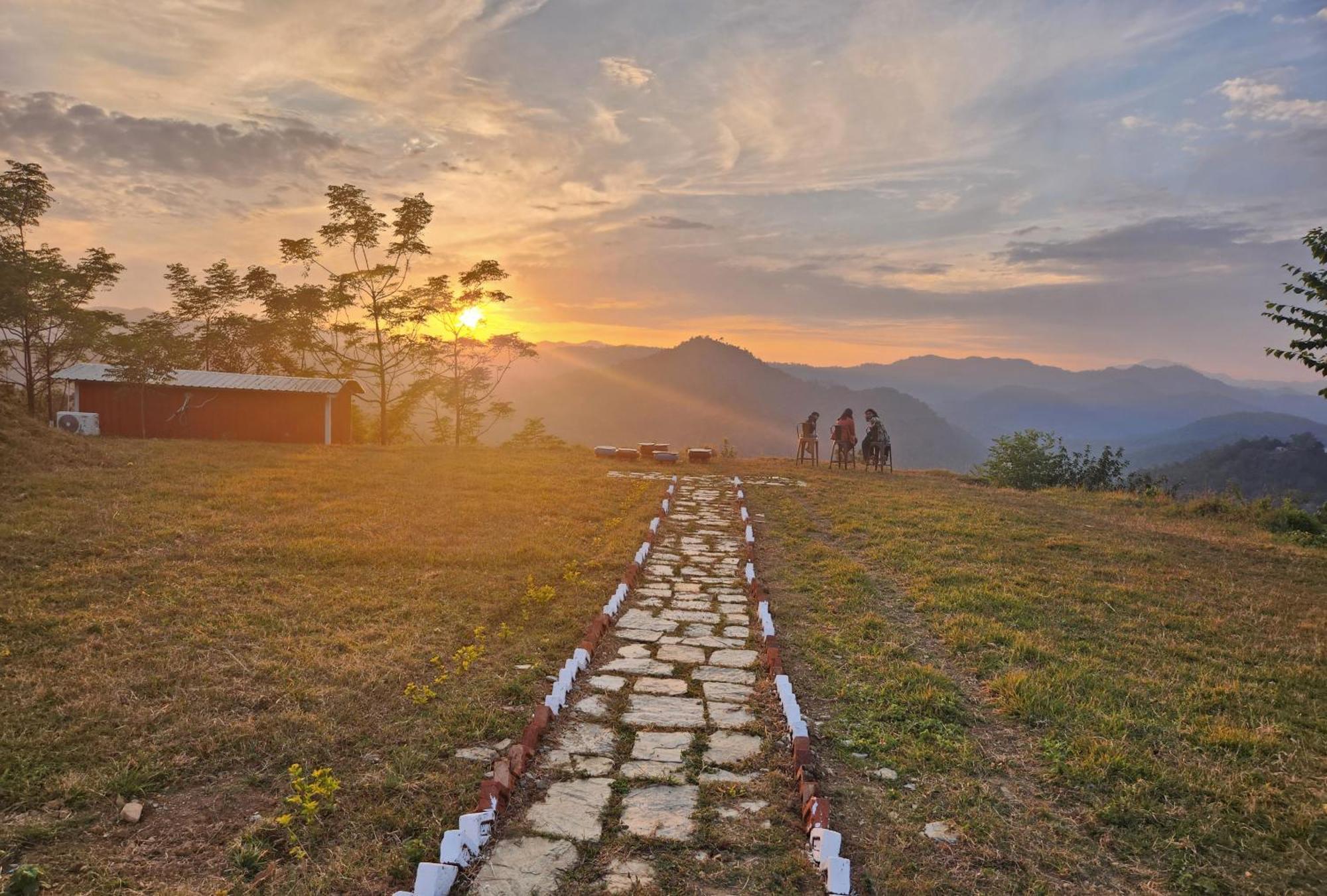 Lahermitage Resort Lansdowne Buitenkant foto