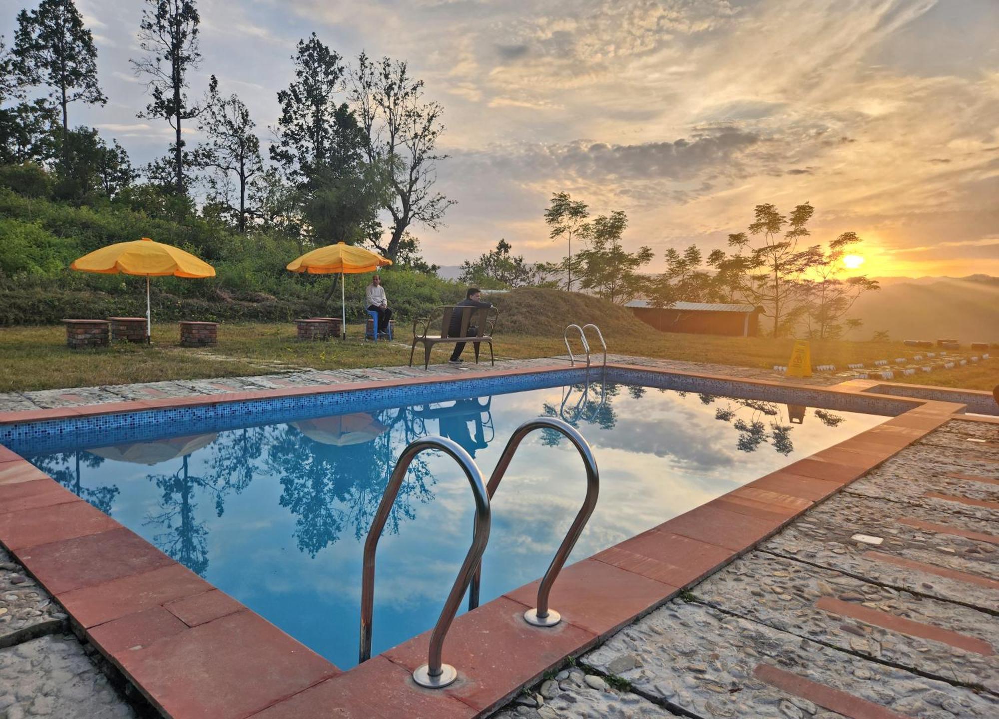 Lahermitage Resort Lansdowne Buitenkant foto